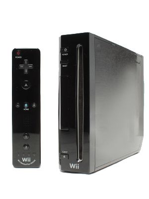 Wii:クロ(Wii本体×1、Wiiリモコン×1(ストラップ、リモコンジャケット付)、ヌンチャク(拡張コントローラ)