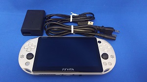 【箱説なし】PlayStationVita Wi-Fiモデル:シルバー(PCH2000ZA25)